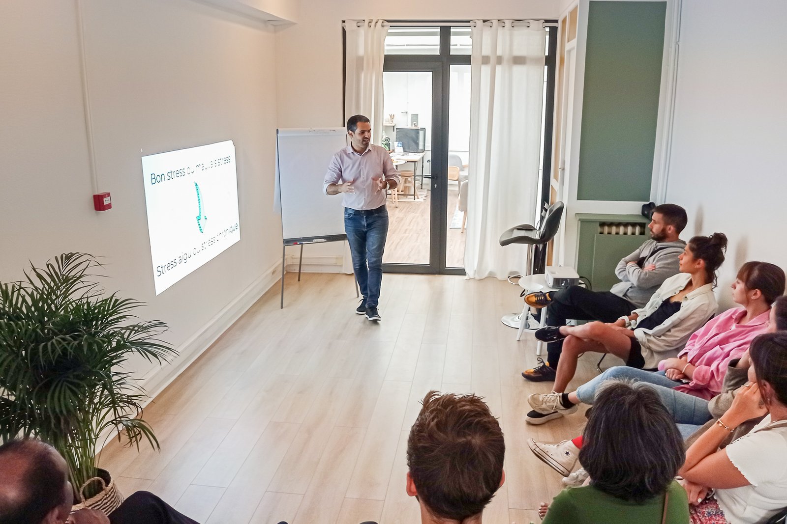 Vincent Foulogne animant une session de coaching en groupe